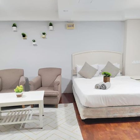The Little Star Studio Hotel- Star Regency Brinchang Extérieur photo
