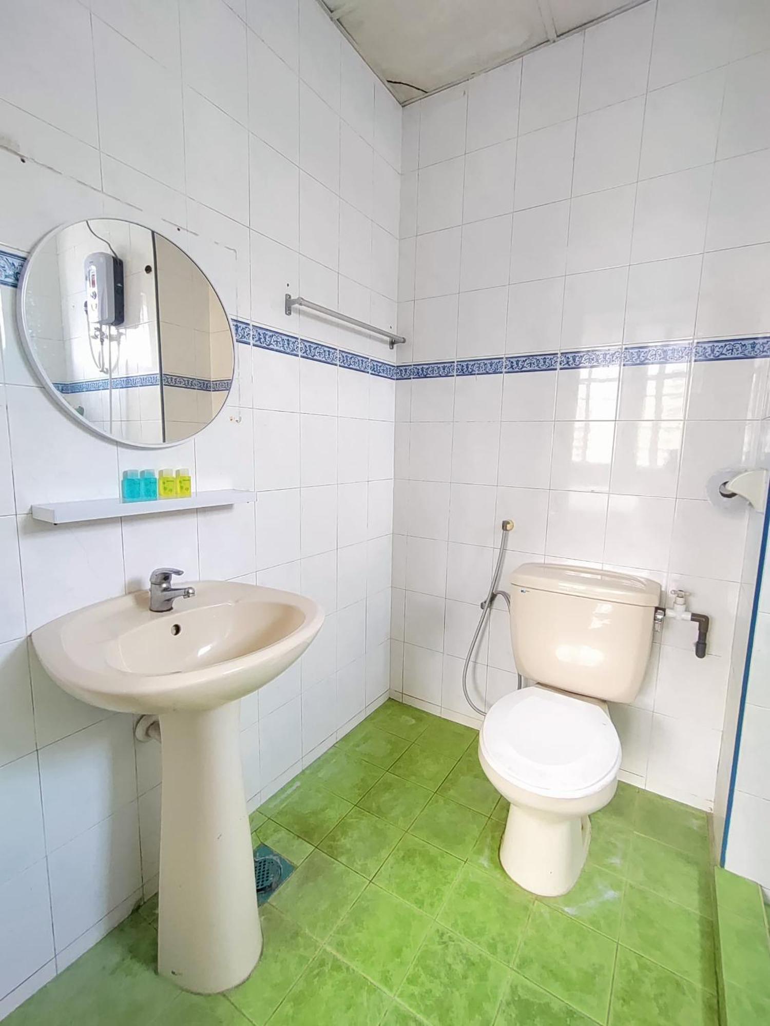 The Little Star Studio Hotel- Star Regency Brinchang Extérieur photo