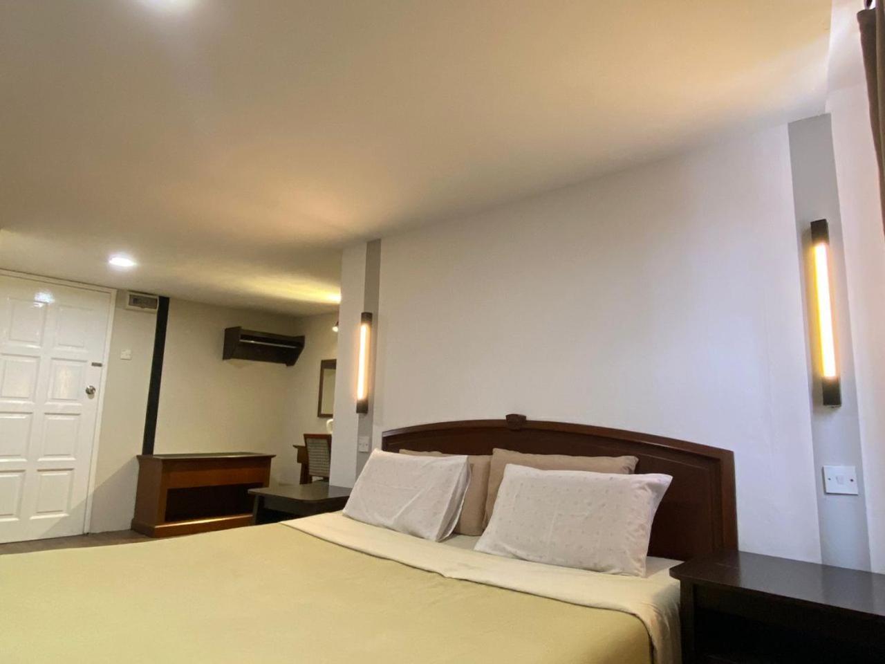 The Little Star Studio Hotel- Star Regency Brinchang Extérieur photo